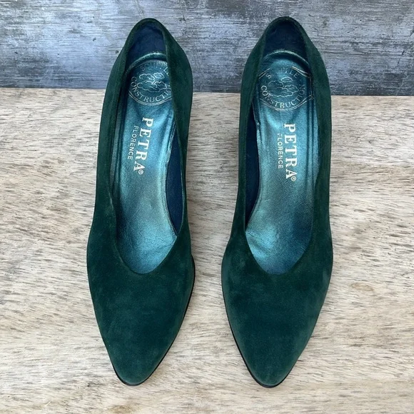 Petra Green Suede Medium Heels made in Florence Italy Vintage EUC - Picture 2 of 9